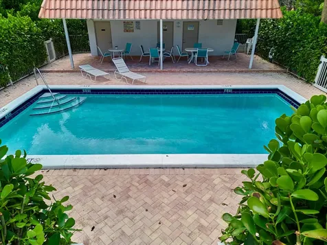 1251 S Federal Highway Boca Raton FL 33432