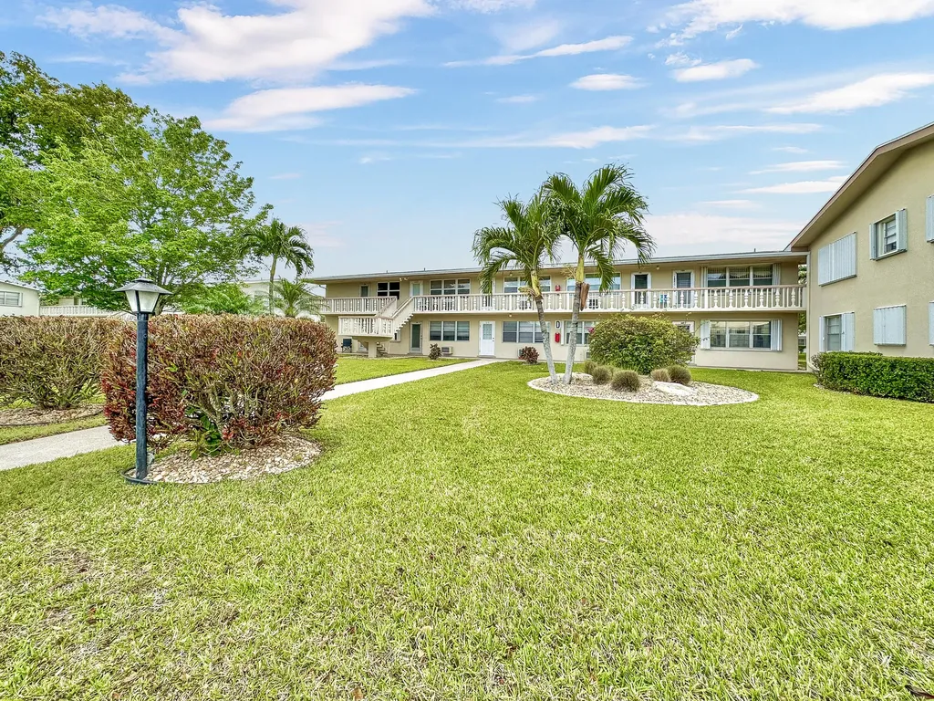90 Bedford D West Palm Beach FL 33417