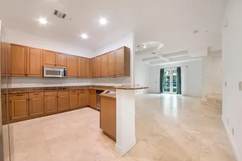 425 Ne 69th Circle Boca Raton FL 33487