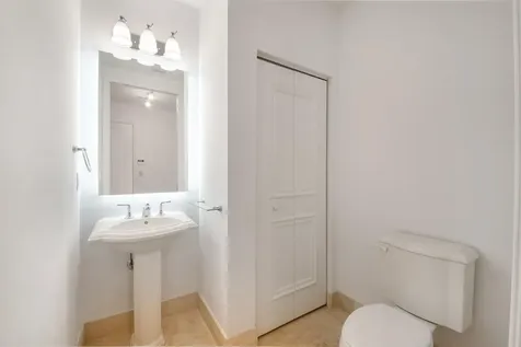 425 Ne 69th Circle Boca Raton FL 33487