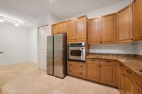 425 Ne 69th Circle Boca Raton FL 33487