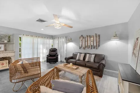 102 Villa Circle Atlantis FL 33462