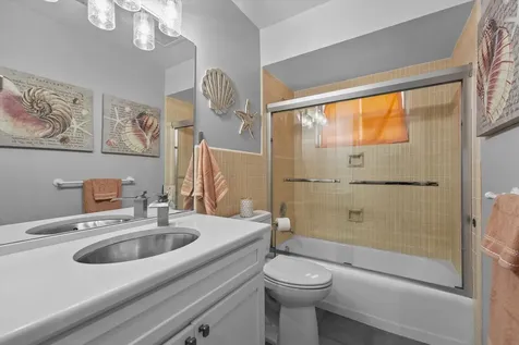 102 Villa Circle Atlantis FL 33462