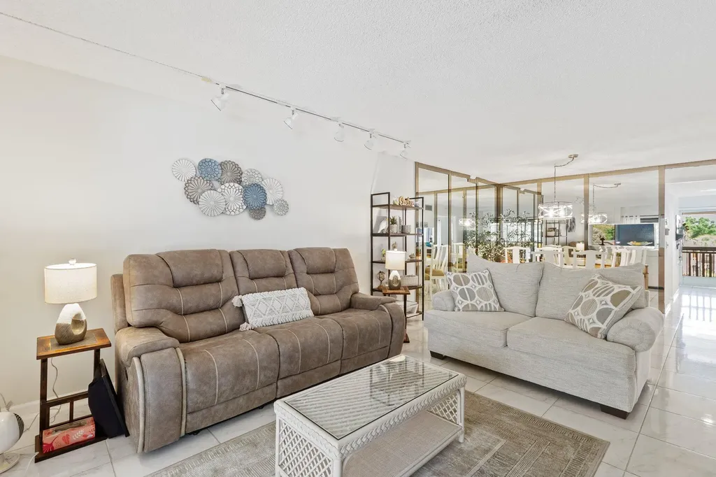 5380 Cedar Lake Drive Boynton Beach FL 33437