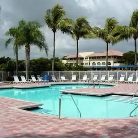 6766 Via Regina Boca Raton FL 33433