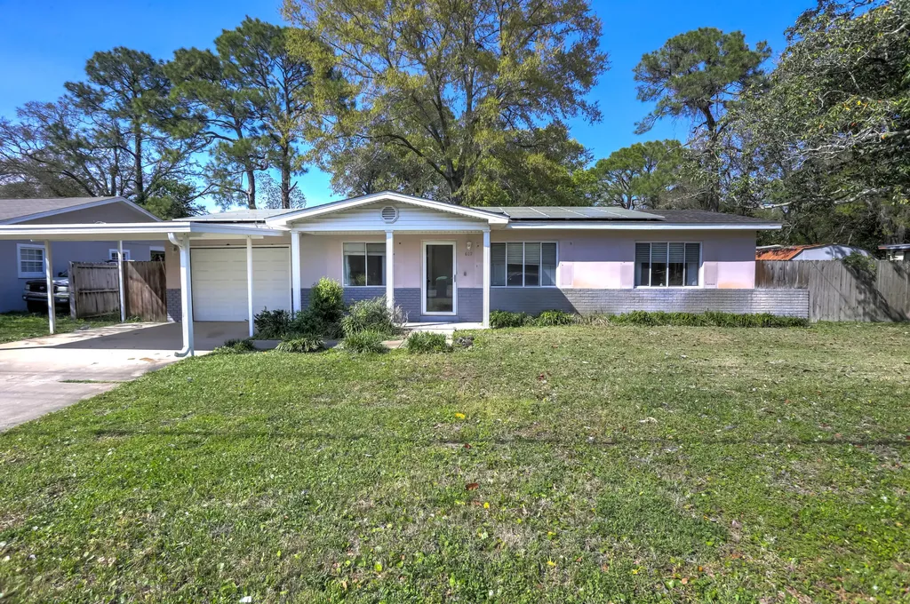 607 Hollywood Boulevard Mary Esther FL 32569
