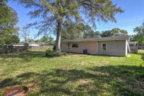 607 Hollywood Boulevard Mary Esther FL 32569