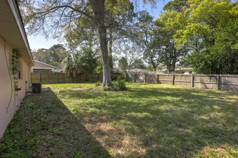 607 Hollywood Boulevard Mary Esther FL 32569