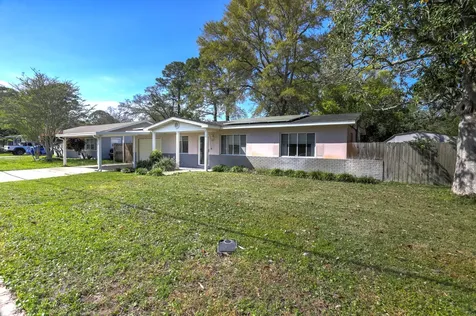 607 Hollywood Boulevard Mary Esther FL 32569
