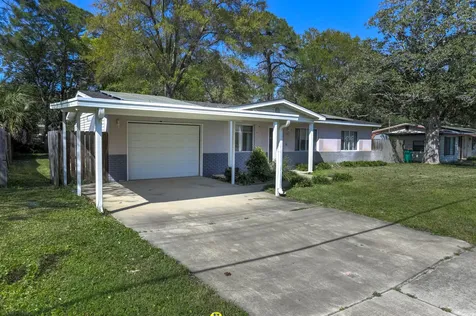 607 Hollywood Boulevard Mary Esther FL 32569