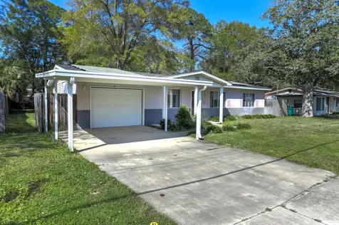 607 Hollywood Boulevard Mary Esther FL 32569