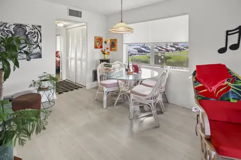 560 Horizons Boynton Beach FL 33435