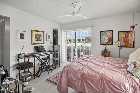 560 Horizons Boynton Beach FL 33435