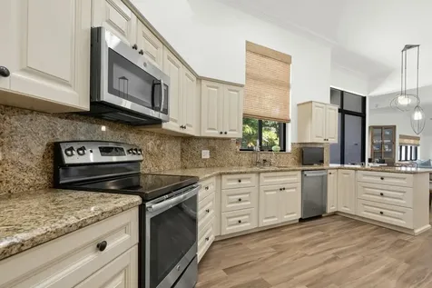 2437 Nw 64th Street Boca Raton FL 33496