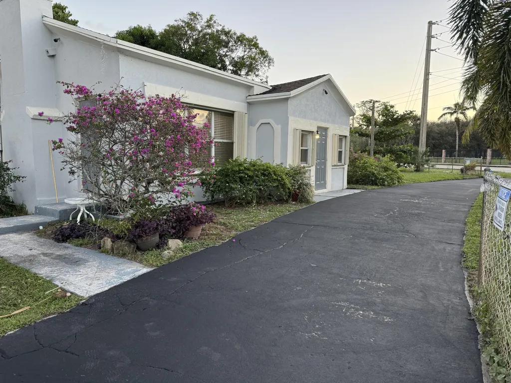 701 Sw 8th Avenue Delray Beach FL 33444