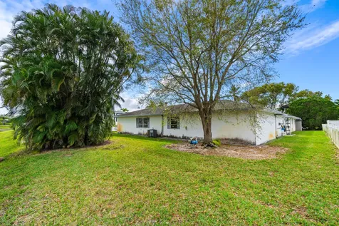 4705 Holly Drive Palm Beach Gardens FL 33418