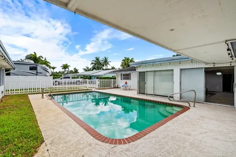 4705 Holly Drive Palm Beach Gardens FL 33418