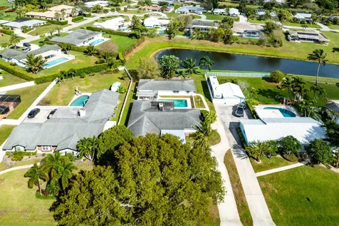 4705 Holly Drive Palm Beach Gardens FL 33418