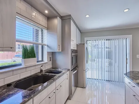 1251 S Federal Highway Boca Raton FL 33432