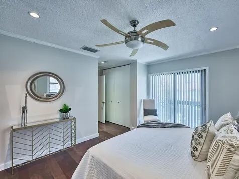1251 S Federal Highway Boca Raton FL 33432