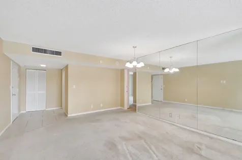 2000 Presidential Way West Palm Beach FL 33401