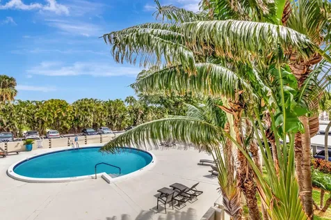 2000 Presidential Way West Palm Beach FL 33401