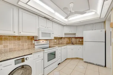 2000 Presidential Way West Palm Beach FL 33401