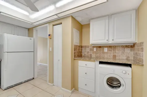 2000 Presidential Way West Palm Beach FL 33401