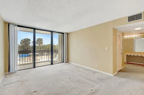 2000 Presidential Way West Palm Beach FL 33401