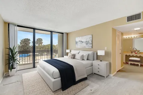 2000 Presidential Way West Palm Beach FL 33401