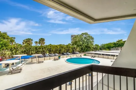 2000 Presidential Way West Palm Beach FL 33401