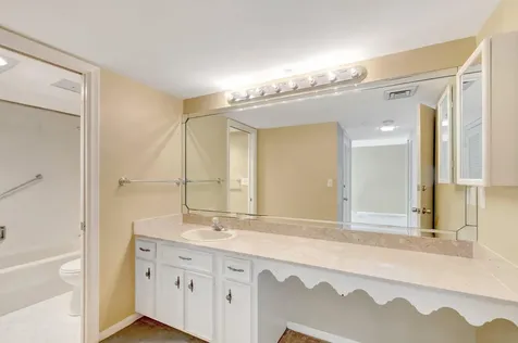 2000 Presidential Way West Palm Beach FL 33401