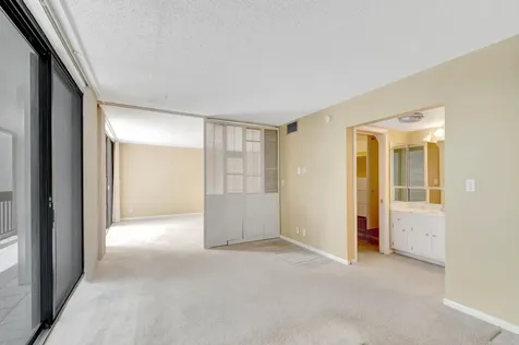 2000 Presidential Way West Palm Beach FL 33401