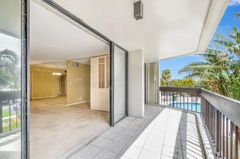 2000 Presidential Way West Palm Beach FL 33401