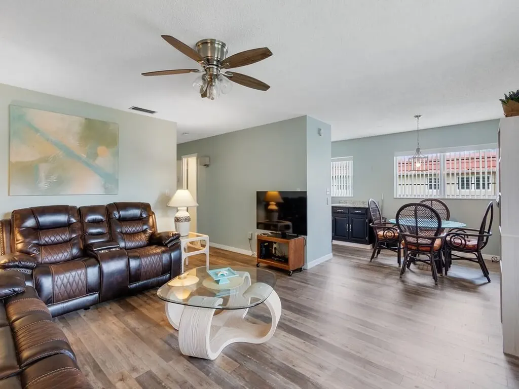 10 Vista Palm Lane Vero Beach FL 32962