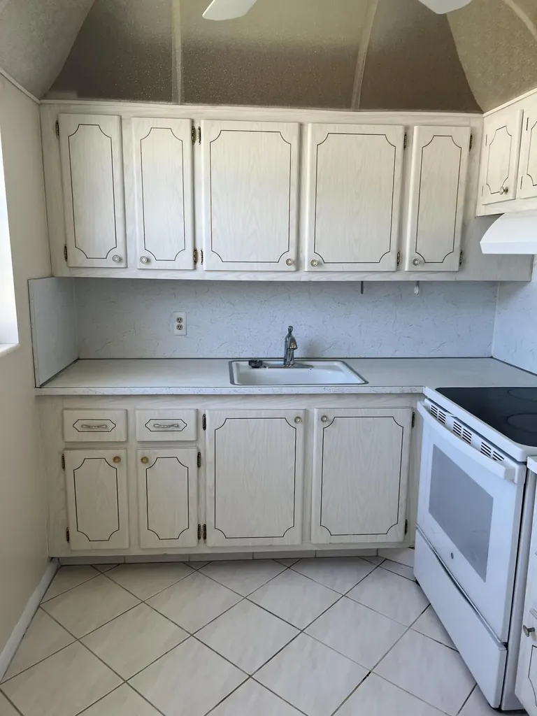 236 Sheffield J West Palm Beach FL 33417