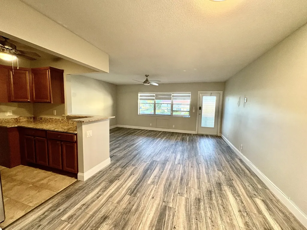 111 Waltham E West Palm Beach FL 33417