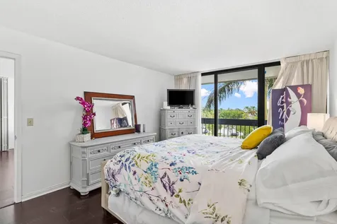 2400 Presidential Way West Palm Beach FL 33401