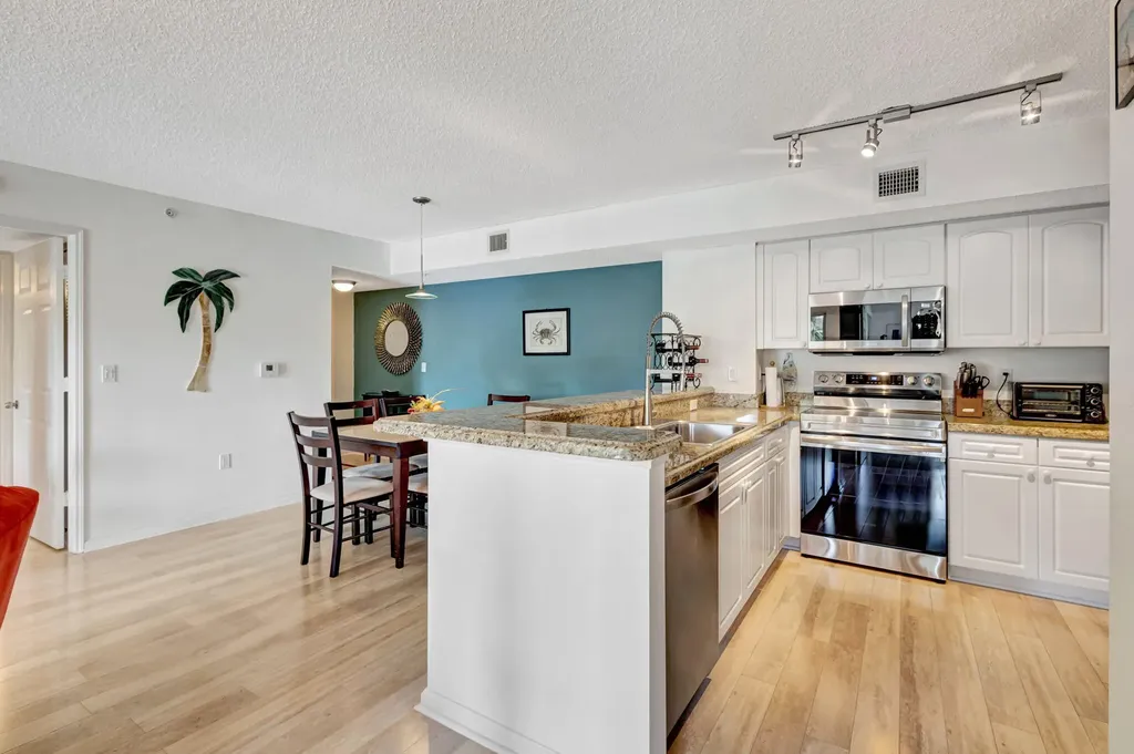 260 Village Boulevard Tequesta FL 33469