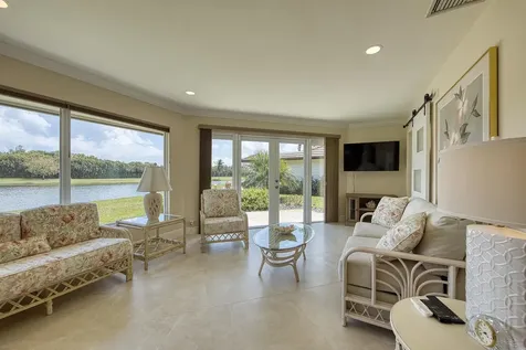 302 Cedar Key Circle Atlantis FL 33462