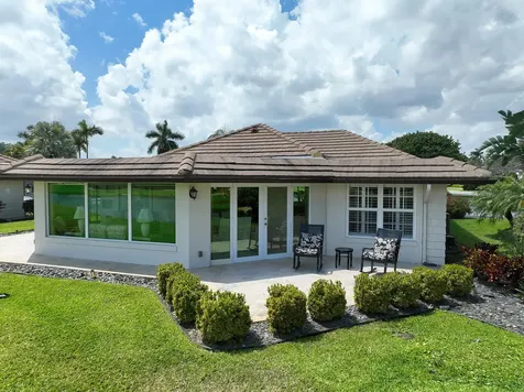 302 Cedar Key Circle Atlantis FL 33462