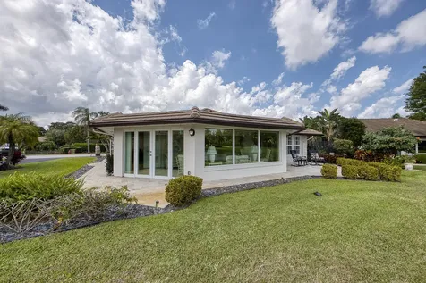302 Cedar Key Circle Atlantis FL 33462