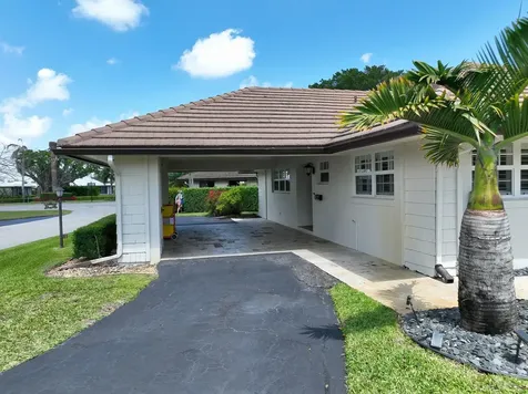 302 Cedar Key Circle Atlantis FL 33462