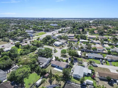 4064 Nw 2nd Court Boca Raton FL 33431