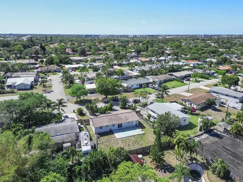 4064 Nw 2nd Court Boca Raton FL 33431