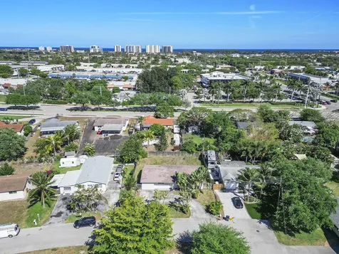 4064 Nw 2nd Court Boca Raton FL 33431