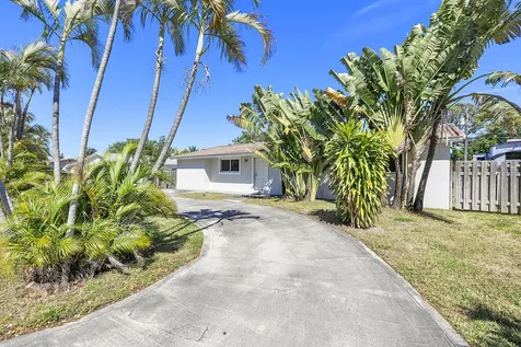 4064 Nw 2nd Court Boca Raton FL 33431