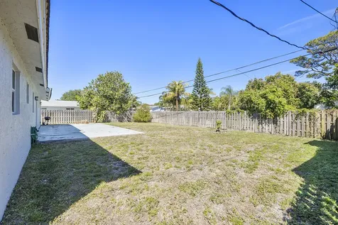 4064 Nw 2nd Court Boca Raton FL 33431