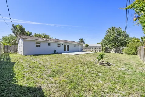4064 Nw 2nd Court Boca Raton FL 33431