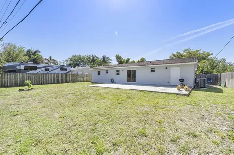 4064 Nw 2nd Court Boca Raton FL 33431